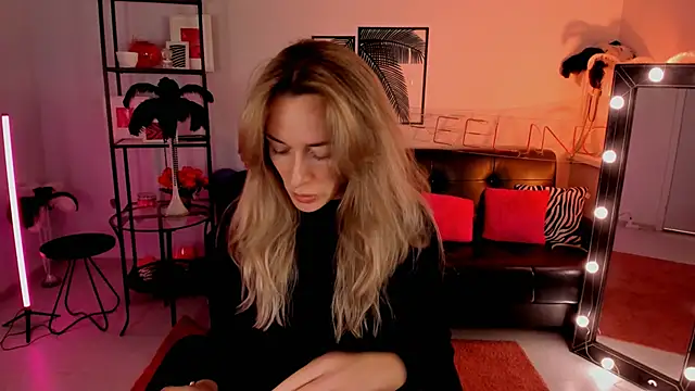 RebeccaMartinez online show from 01/27/25, 07:45