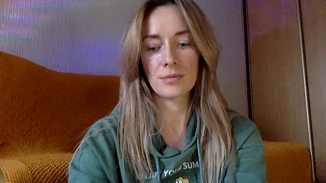 RebeccaMartinez online show from 03/18/25, 02:04