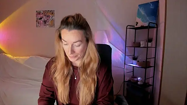 RebeccaMartinez online show from 10/28/25, 11:47