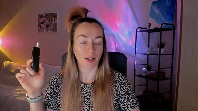 RebeccaMartinez online show from 12/15/25, 06:06