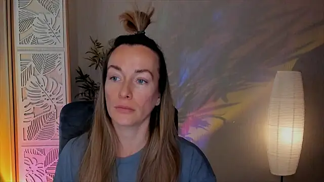 RebeccaMartinez online show from 02/04/26, 05:57