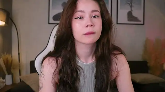 Snapshot of AuroraMari chatting on 12/17/25, 11:22 AuroraMari online show from 12/17/25, 11:22