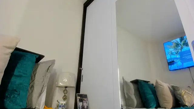 Snapshot of rachel_evansxx chatting on 03/24/26, 08:36 rachel evansxx online show from 03/24/26, 08:36