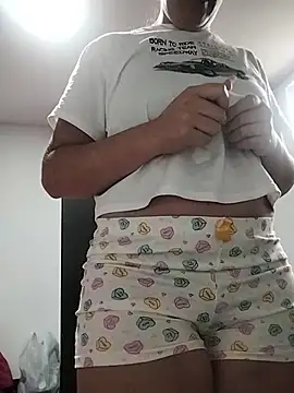 Snapshot of katha_steele_ chatting on 12/16/25, 12:10 katha steele online show from 12/16/25, 12:10