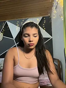 Snapshot of emilyharber chatting on 09/17/25, 08:10 emilyharber online show from 09/17/25, 08:10