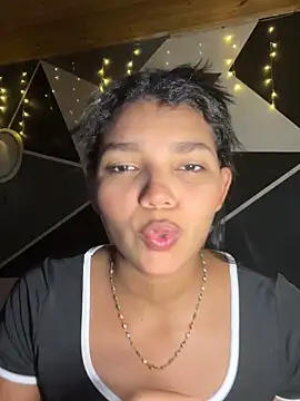 Snapshot of emilyharber chatting on 10/01/25, 08:48 emilyharber online show from 10/01/25, 08:48