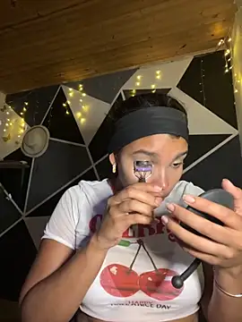 Snapshot of emilyharber chatting on 10/05/25, 07:12 emilyharber online show from 10/05/25, 07:12