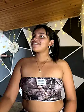 Snapshot of emilyharber chatting on 10/13/25, 08:42 emilyharber online show from 10/13/25, 08:42