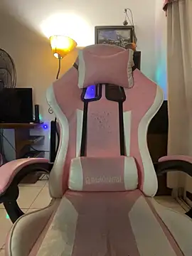 LittleBabyCat22 online show from 12/18/25, 03:56