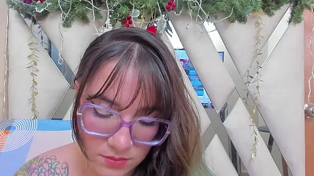 Snapshot of DEVA_BLUE_ chatting on 12/06/24, 05:20 DEVA BLUE  online show from 12/06/24, 05:20