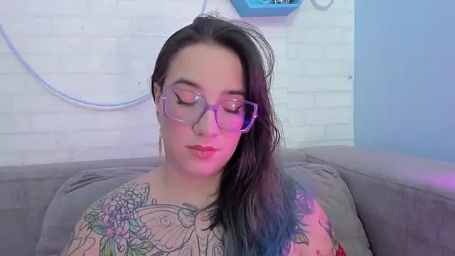 Snapshot of DEVA_BLUE_ chatting on 02/10/25, 12:41 DEVA BLUE  online show from 02/10/25, 12:41