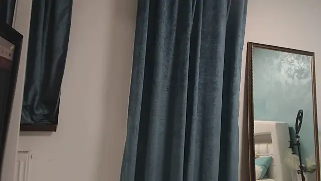 Snapshot of Bootylicious-Ana chatting on 10/17/25, 07:49 Bootylicious-Ana online show from 10/17/25, 07:49