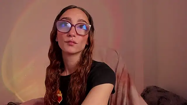 Snapshot of _lh_ chatting on 10/21/25, 02:07 lh online show from 10/21/25, 02:07