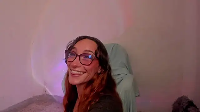 Snapshot of _lh_ chatting on 12/19/25, 03:30 lh online show from 12/19/25, 03:30