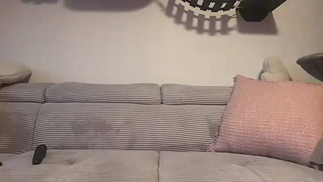 Snapshot of LucyFoxLulu chatting on 11/29/25, 03:15 LucyFoxLulu online show from 11/29/25, 03:15