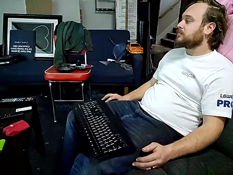 Snapshot of Holy5417_69 chatting on 02/21/25, 01:55 Holy5417 69 online show from 02/21/25, 01:55