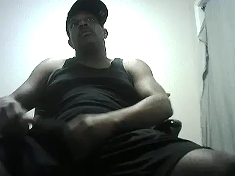 Snapshot of ThugDick79 chatting on 12/20/24, 03:21 ThugDick79 online show from 12/20/24, 03:21