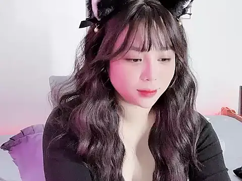 Snapshot of __Lyly__ chatting on 11/27/25, 01:40 Lyly online show from 11/27/25, 01:40