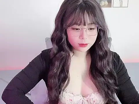 Snapshot of __Lyly__ chatting on 12/01/25, 02:16 Lyly online show from 12/01/25, 02:16