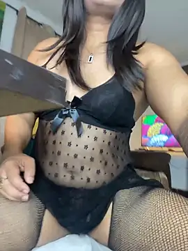 Snapshot of mommycum69_ chatting on 05/03/26, 04:29 mommycum69 online show from 05/03/26, 04:29