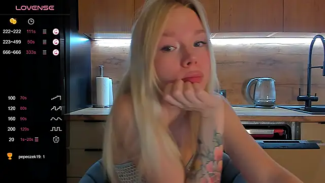 Snapshot of Olivia_Bells chatting on 05/20/26, 08:48 Olivia Bells online show from 05/20/26, 08:48