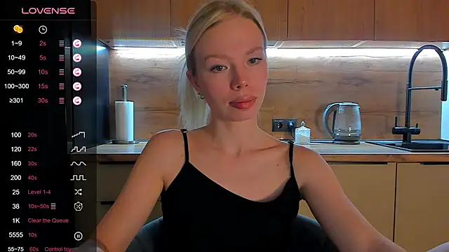 Snapshot of Olivia_Bells chatting on 05/22/26, 08:58 Olivia Bells online show from 05/22/26, 08:58