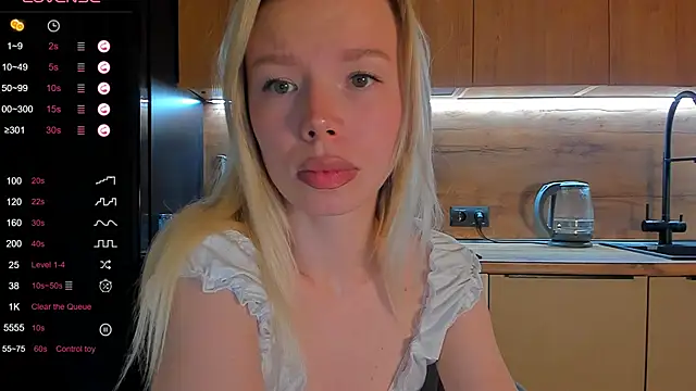Snapshot of Olivia_Bells chatting on 06/03/26, 09:09 Olivia Bells online show from 06/03/26, 09:09
