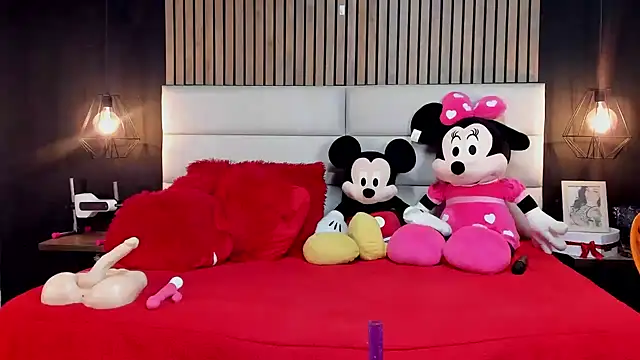 NiicolleMiller online show from 09/28/25, 11:04