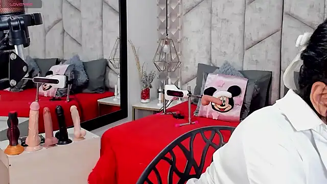 NiicolleMiller online show from 11/26/25, 06:09