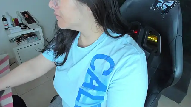 Snapshot of BellaFlaming chatting on 01/16/25, 10:32 BellaFlaming online show from 01/16/25, 10:32