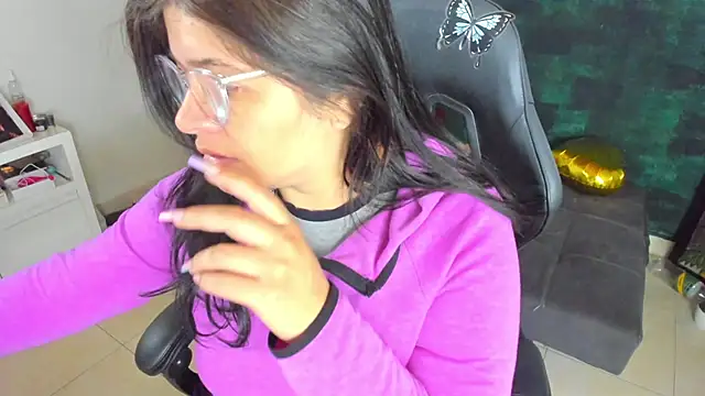 Snapshot of BellaFlaming chatting on 01/22/25, 10:50 BellaFlaming online show from 01/22/25, 10:50