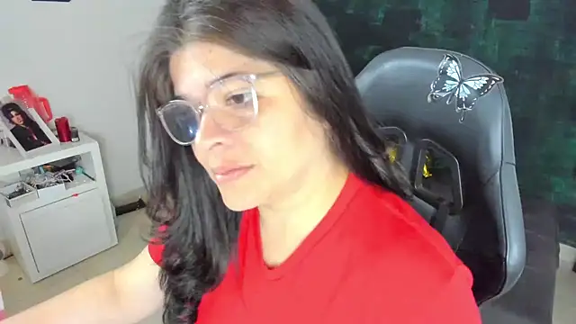 Snapshot of BellaFlaming chatting on 02/01/25, 11:21 BellaFlaming online show from 02/01/25, 11:21