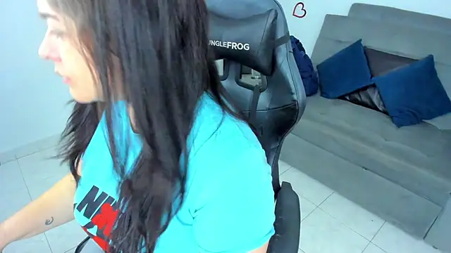 Snapshot of BellaFlaming chatting on 03/07/25, 09:40 BellaFlaming online show from 03/07/25, 09:40