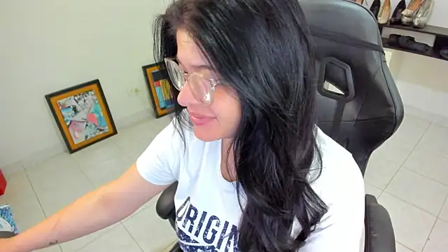 Snapshot of BellaFlaming chatting on 04/23/26, 10:36 BellaFlaming online show from 04/23/26, 10:36