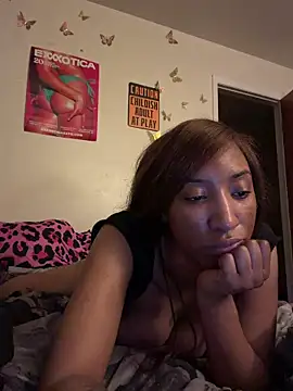 Snapshot of Iceblanca chatting on 04/18/26, 01:20 Iceblanca online show from 04/18/26, 01:20