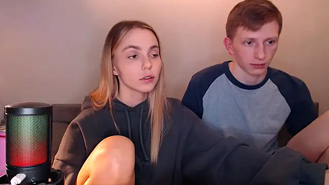 juliaanddima online show from 12/03/25, 09:35