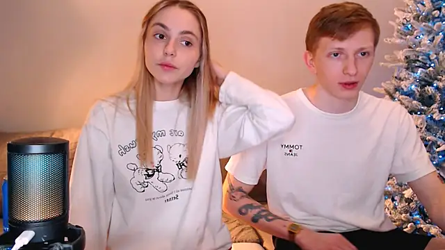 juliaanddima online show from 12/22/25, 10:18