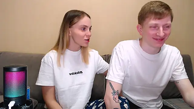 juliaanddima online show from 04/14/26, 10:27