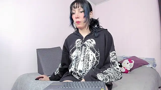 Snapshot of Room312_ chatting on 05/30/26, 05:54 Room312 online show from 05/30/26, 05:54