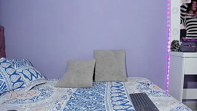 Snapshot of Room312_ chatting on 06/20/26, 04:10 Room312 online show from 06/20/26, 04:10