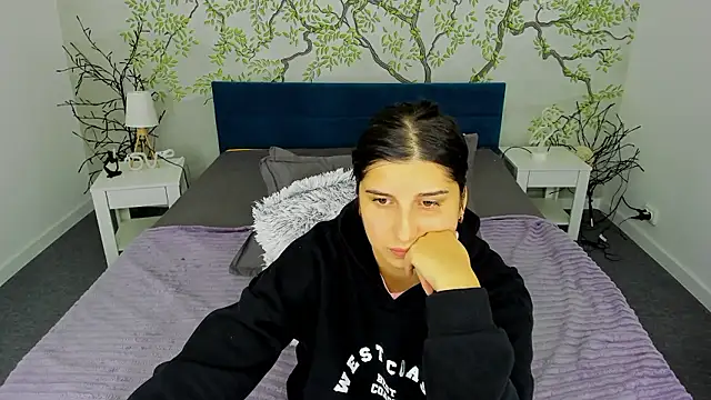 Snapshot of Linda_EX chatting on 12/05/24, 02:33 Linda EX online show from 12/05/24, 02:33