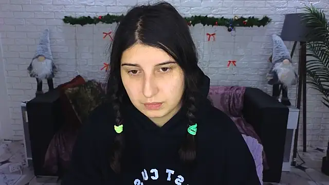 Snapshot of Linda_EX chatting on 12/14/24, 07:40 Linda EX online show from 12/14/24, 07:40