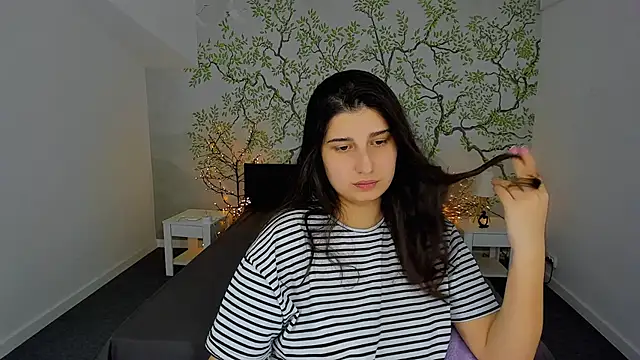 Snapshot of Linda_EX chatting on 02/07/25, 11:56 Linda EX online show from 02/07/25, 11:56