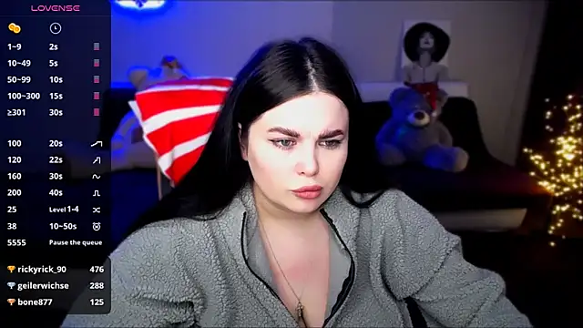 Emily Mo online show from 12/30/24, 11:15