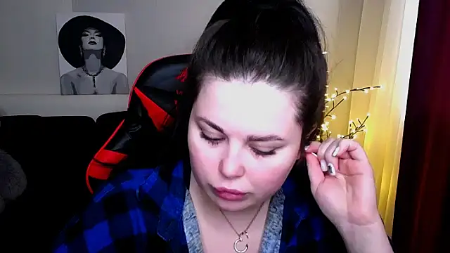 Emily Mo online show from 02/19/25, 10:12