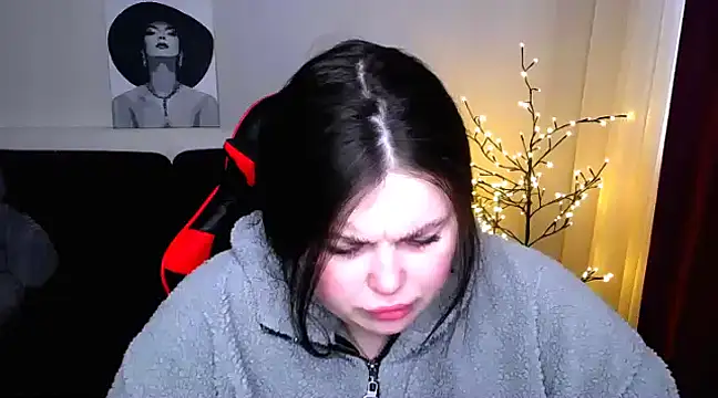 Emily Mo online show from 02/27/25, 06:40