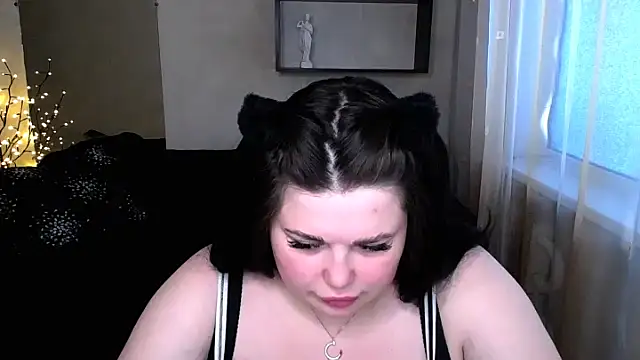 Emily Mo online show from 03/19/25, 09:28