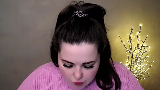 Emily Mo online show from 11/18/25, 06:29