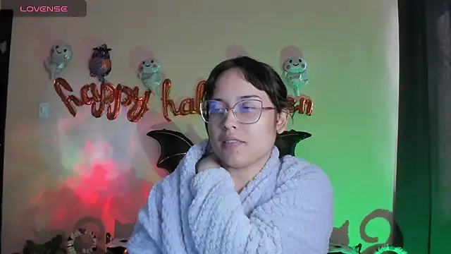 shantalc3rezo online show from 10/21/25, 08:53