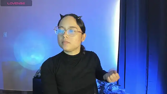 shantalc3rezo online show from 11/12/25, 08:19